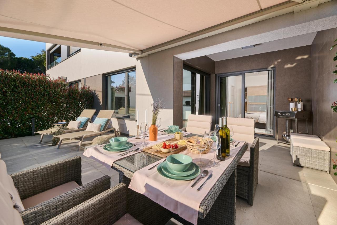 Brand New 1 Bedroom Apartment With Backyard Near The Beach! Poreč Buitenkant foto